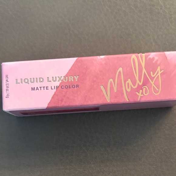 Mally Beauty Liquid Luxury Matte Lip Color - berry - Picture 1 of 3